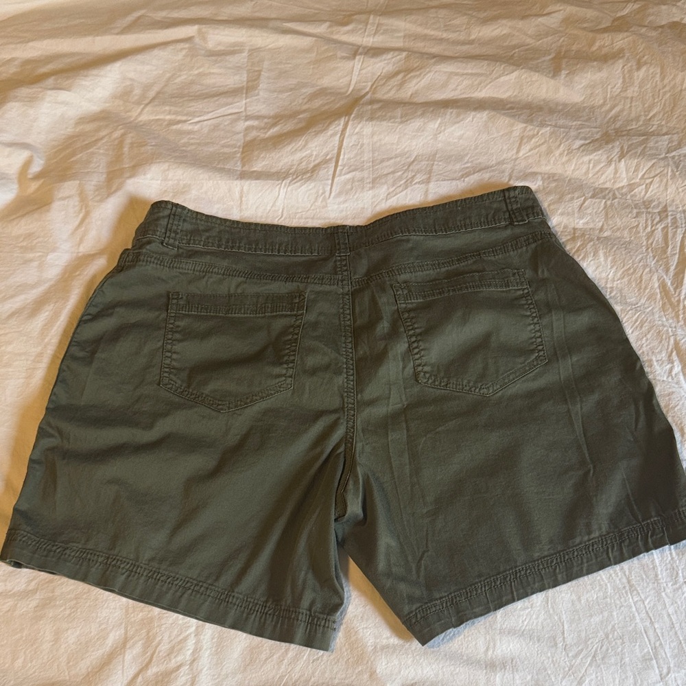Style & Co Olive Cargo Shorts for Women - Picture 4 of 5